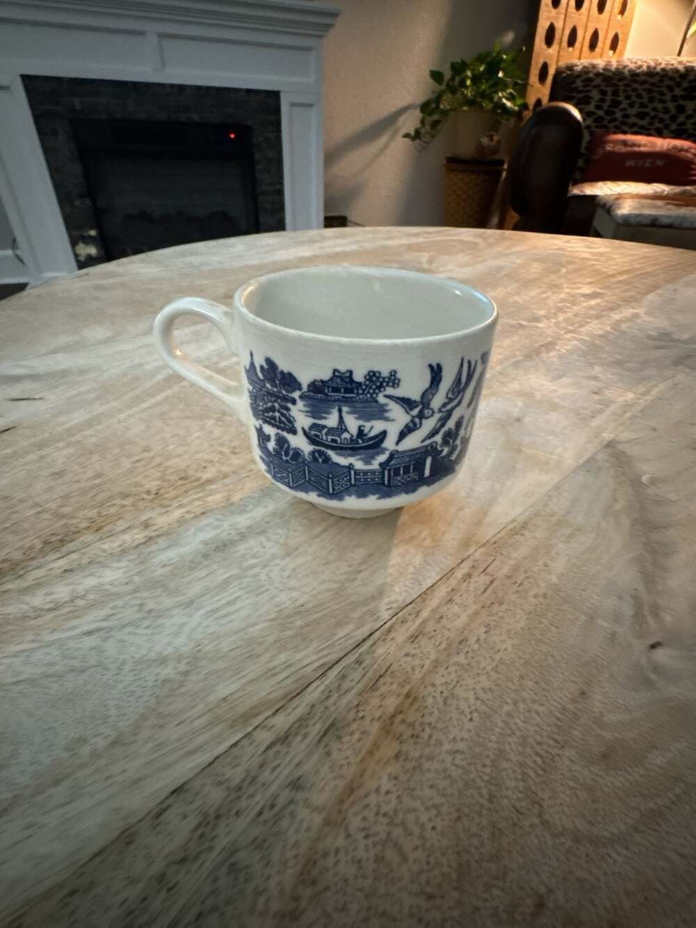 Blue And White Tea Mug Made In England Blue WIllow Decorative Oriental Bird